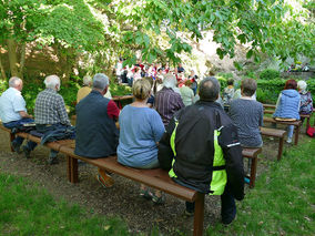 Maiandacht in der Naumburger Fatima Grotte (Foto: Karl-Franz Thiede)